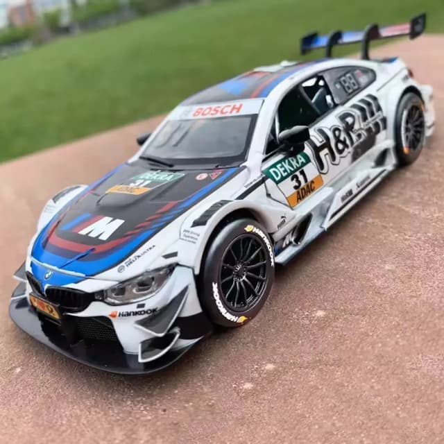 1:32 BMW M4 DTM Модели автомобилей Игрушки из сплава Литой под давлением Миниатюрный спортивный автомобиль со световой музыкой Автомобиль с откатным механизмом Идеальные подарки для мальчиков