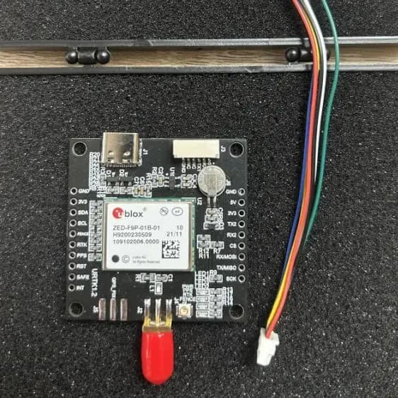 ZED-F9P-01B-01 отличная плата GNSS работает с последовательным I2C и SPI ESP32, контролируя I2C и SPI UM980